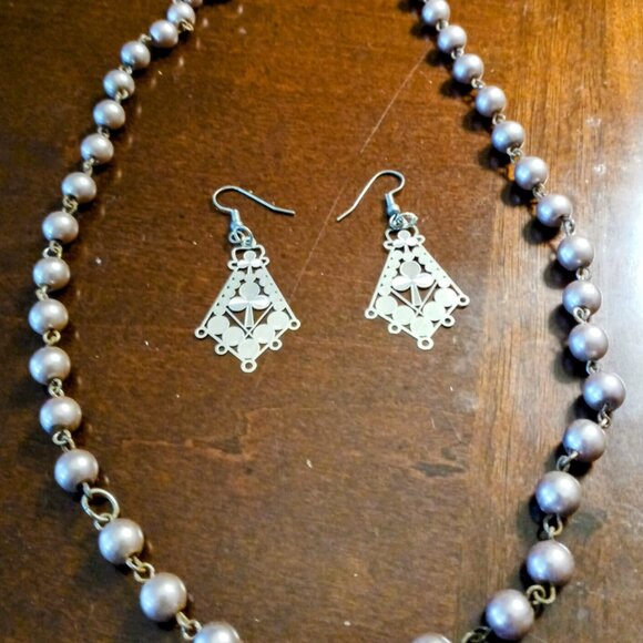 NECKLACE & EARRING SET - Picture 1 of 1